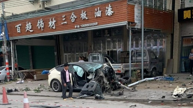 테슬라&#44; 중국서 오작동 2명 사망 사고 부인