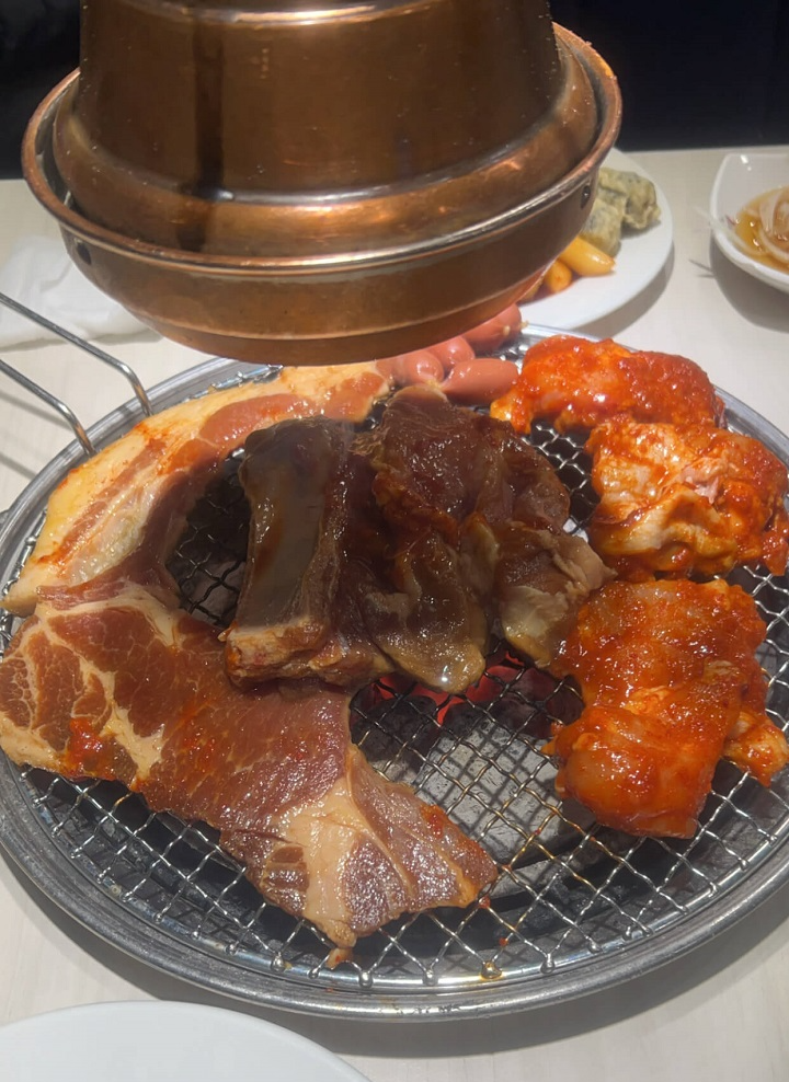불판위에-갈비와-닭갈비