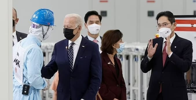 한국 방문 우리가 모르는 바이든의 실수들 VIDEO: Biden double gaffes during speech in South Korea