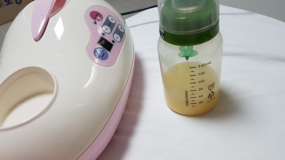 산후조리 중 모유수유 성공 팁~!! 엄마와 모유촉진차, 산모에게 좋은 음식의 모유량을 늘려주는 8