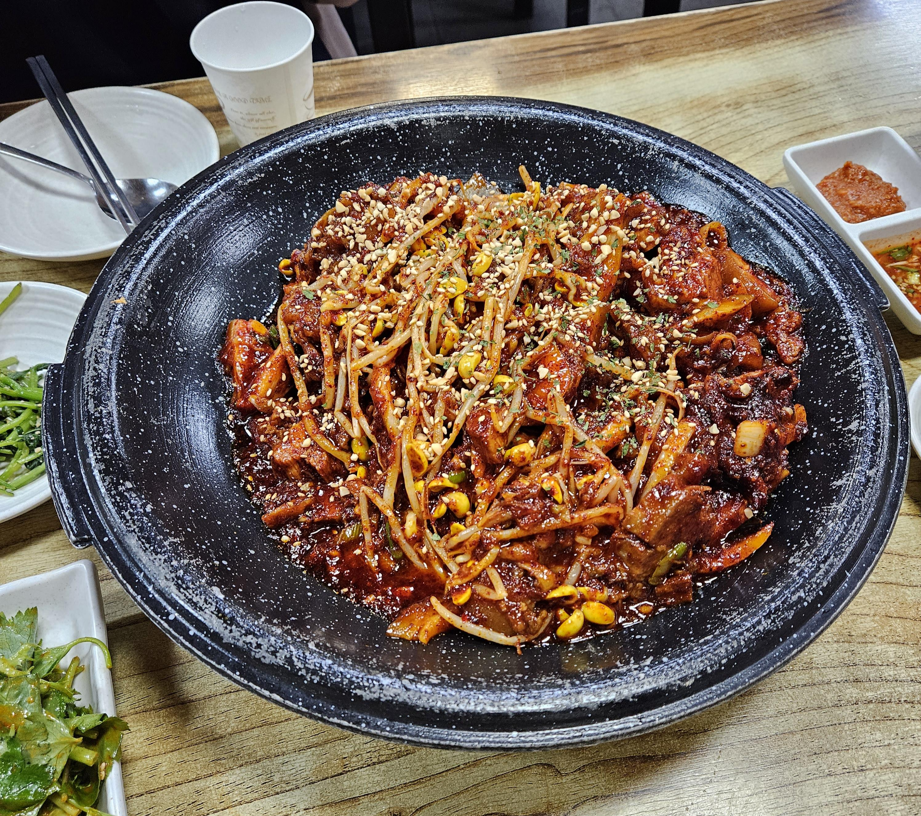  전주 한옥마을 현지인 추천 족발집 [장가네 왕족발] // 콩나물 양념족발 후기