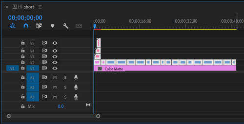 Color matte 소스를 타임라인에 끌고오기