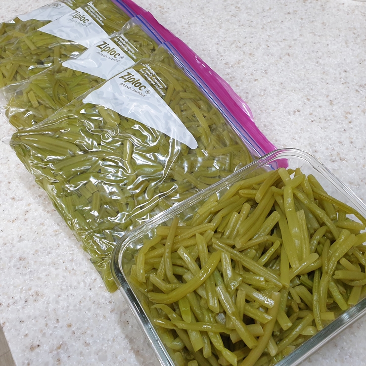 고구마줄기(고구마순) 껍질 손질, 삶는시간, 보관방법 - 파인리뷰 고구마줄기(고구마순) 껍질 손질, 삶는시간, 보관방법 - 파인리뷰