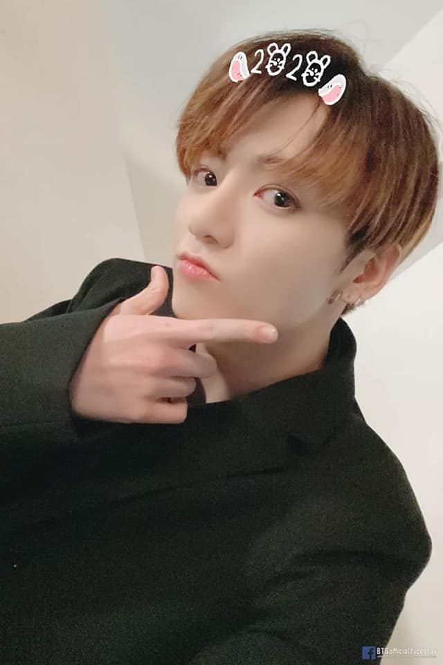  검은슈트 장착한 귀요미 방탄소년단