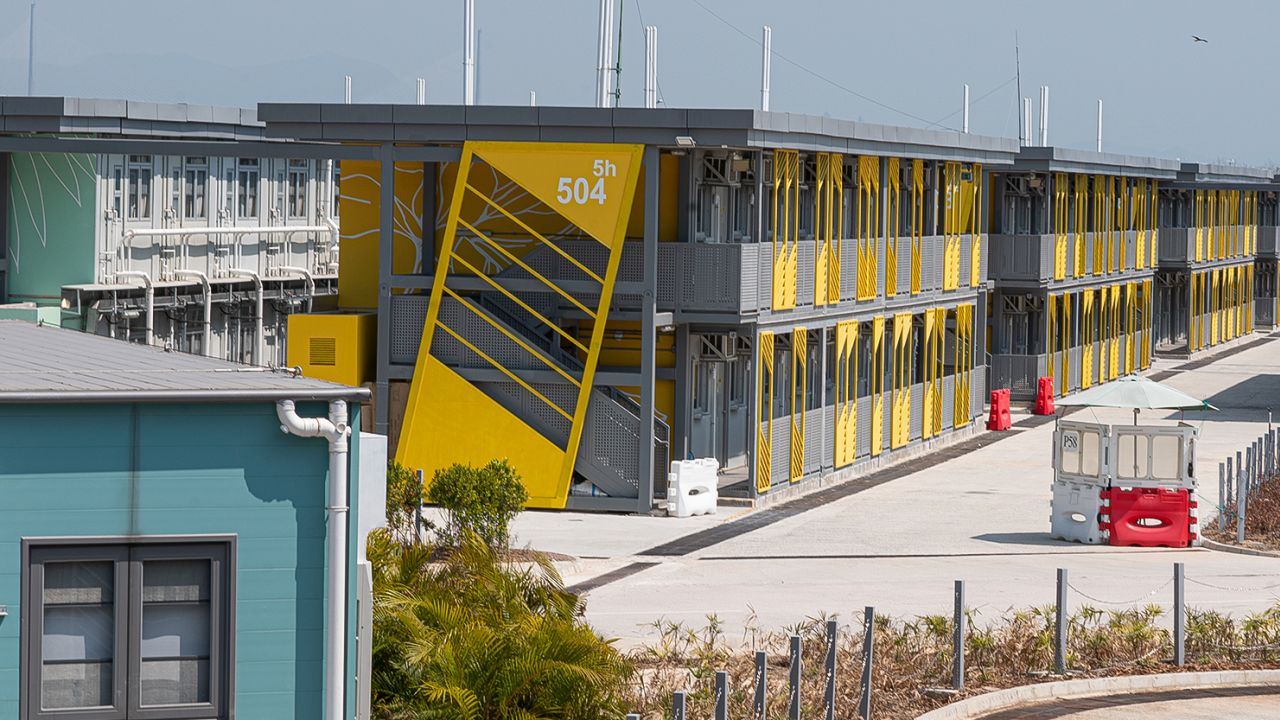 홍콩의 Penny's Bay Municipality의 검역 시설.