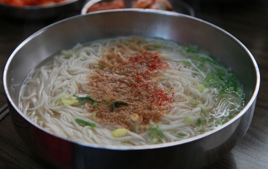  잔치국수의 유래와 관련 정보들