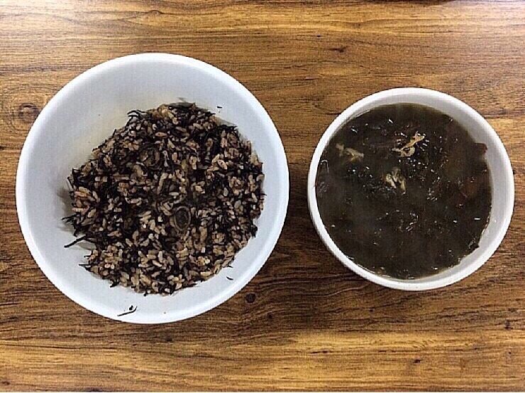  시원하고 담백한, 미역국(Seaweed Soup)