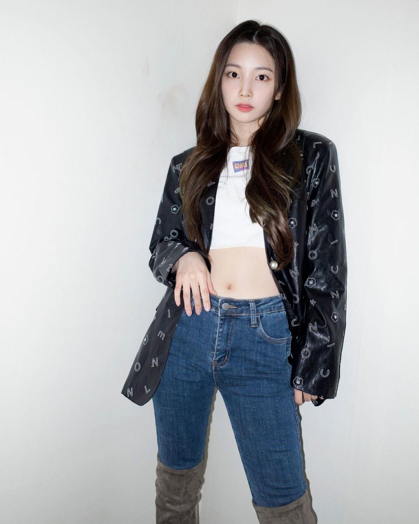  로켓펀치 연희 인스타그램 배꼽티