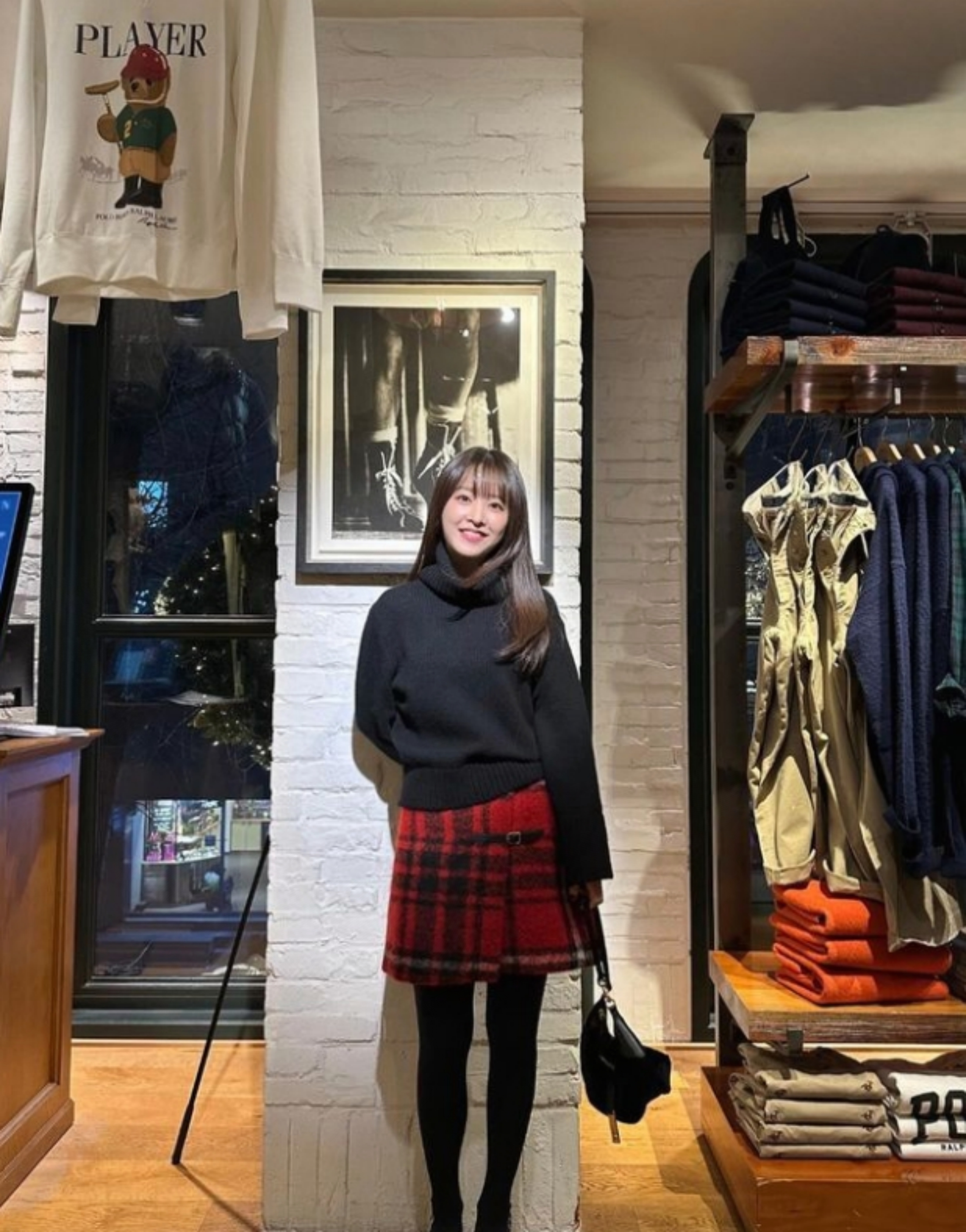  박보영 프레피룩 연말 체크무늬 스커트로 스타일링