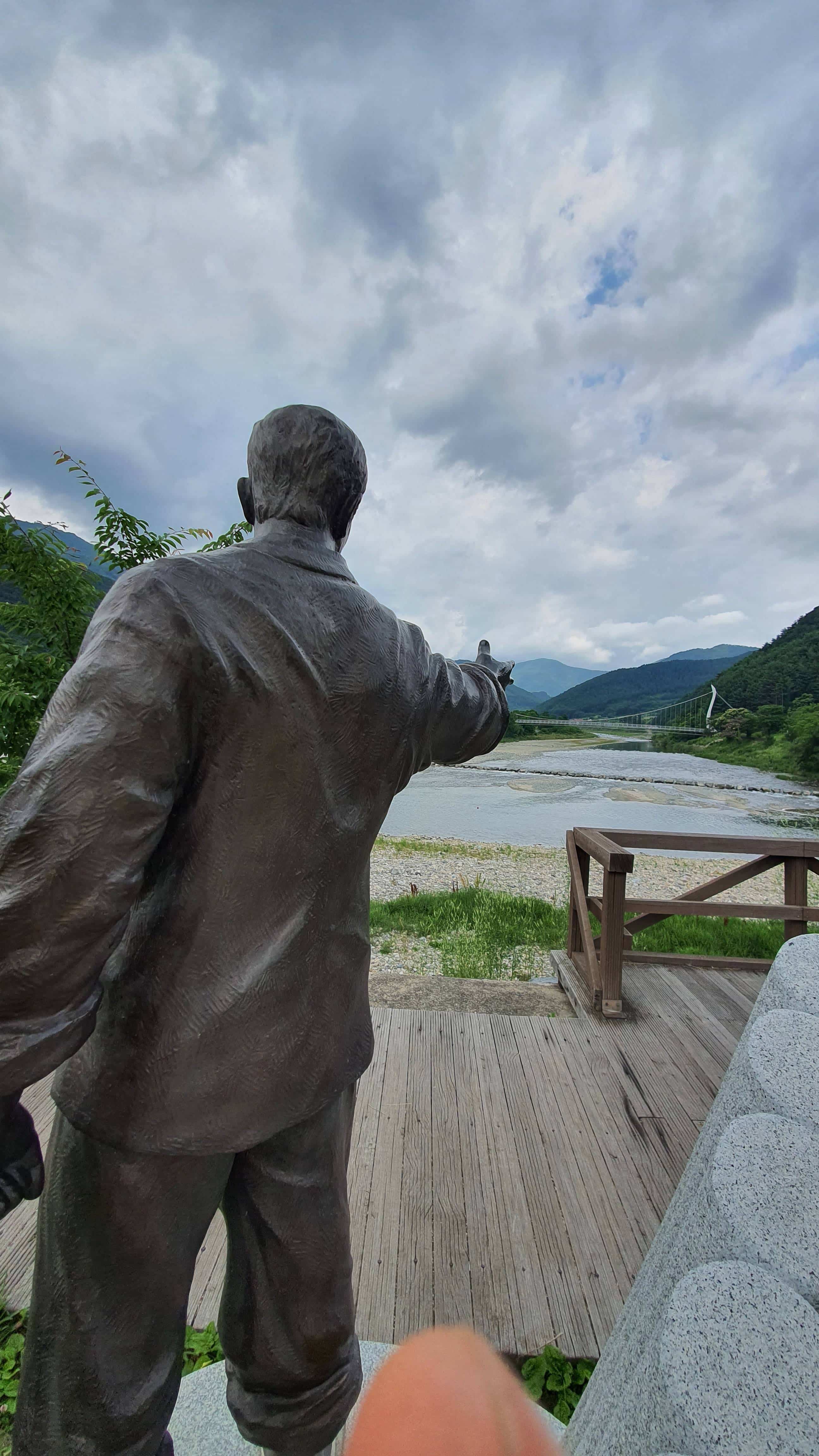 statue of a bachelor