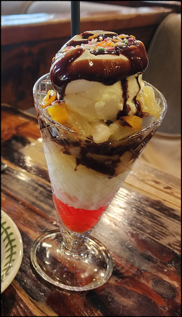 유리잔-파르페-빨대