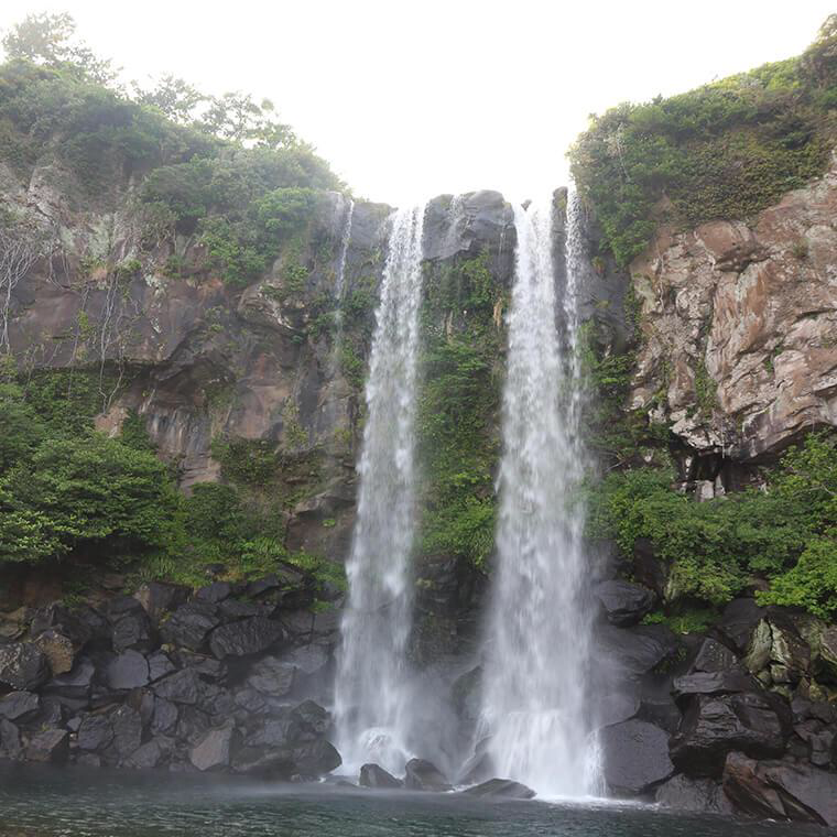 정방폭포-정면