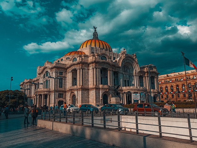 멕시코 시티와 소치밀코 역사 지구의 탄생 건물 행사 벽화