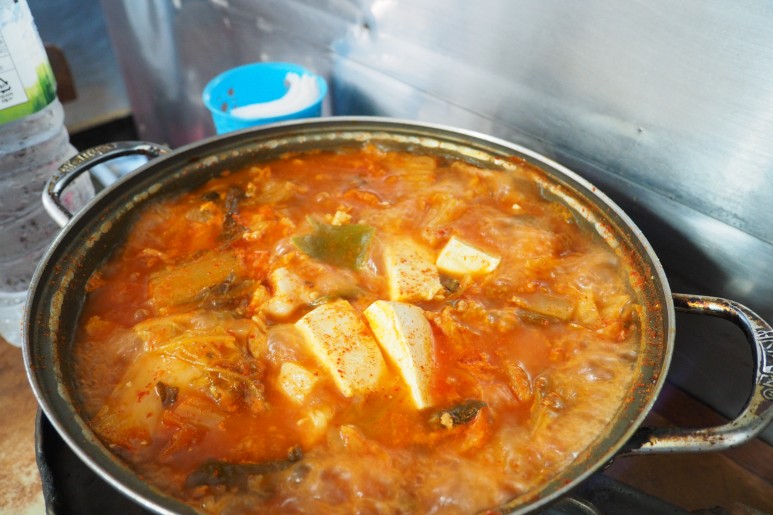  광화문 김치찌개 맛집 - 광화문집 (feat. 이열치열)