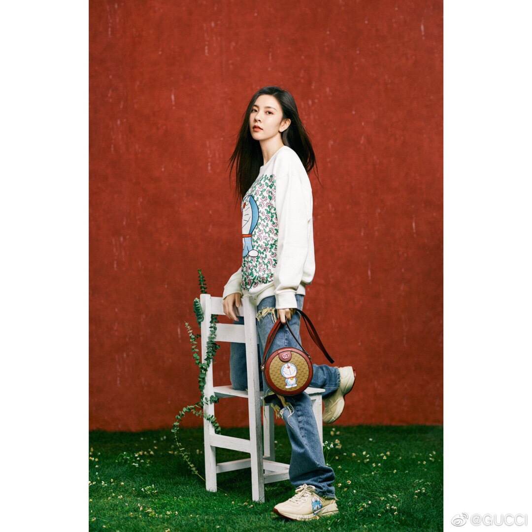  [GUCCI x DORAEMON] 구찌 X 도라에몽 멀티 플라워 스웨트 셔츠 맨투맨 티셔츠