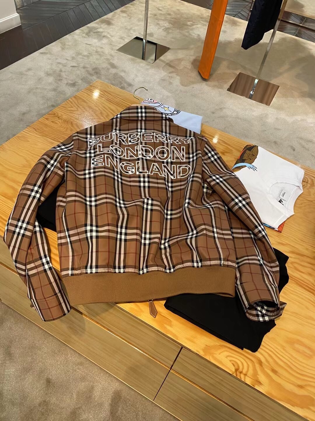  [BURBERRY] 버버리 로고 아플리케 빈티지 체크 코튼 해링턴 자켓 80385941