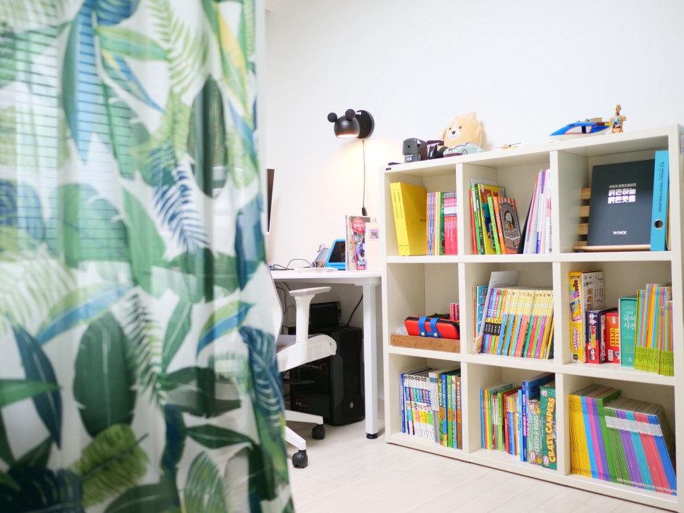 재배치로 차분하고 실용적인 아이방 인테리어 가구
