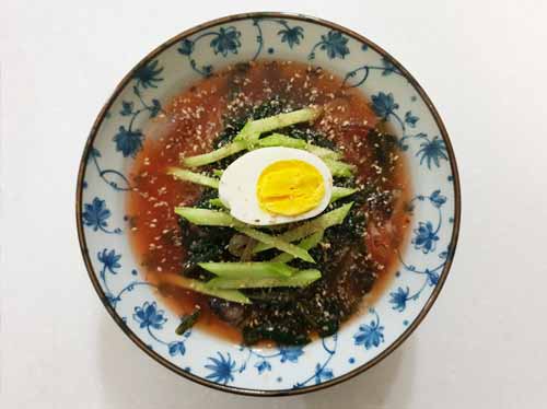  오늘은 메뉴는 '열무냉면'
