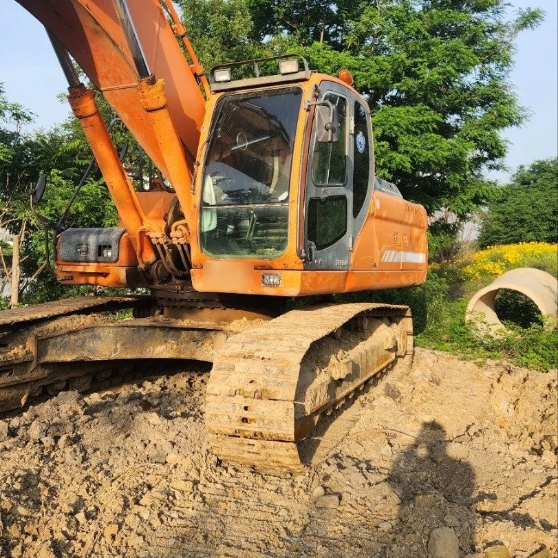  두산 DX300LC 2011년식 4500만원 판매합니다.