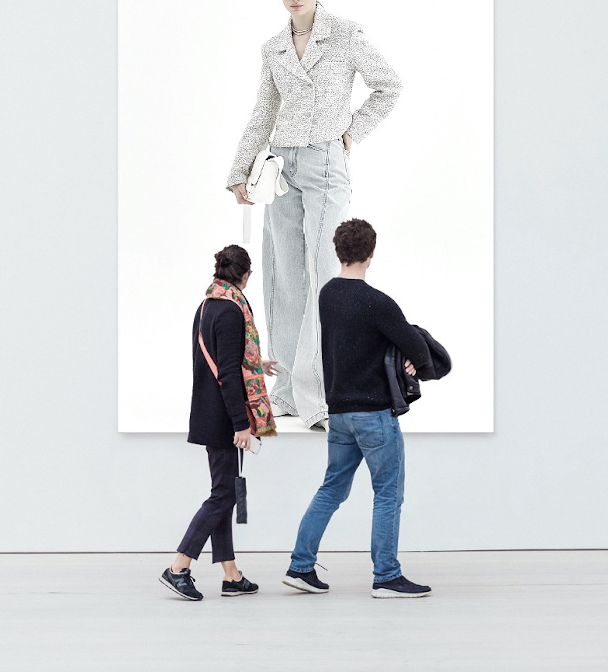 봄 패션의 대명사,  트위드 재킷 + 헐렁한 청바지