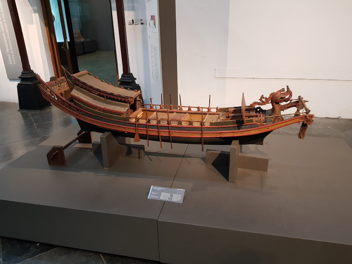 자카르타 인도네시아 국립 박물관(Museum Nasional Indonesia) - 고대 선박