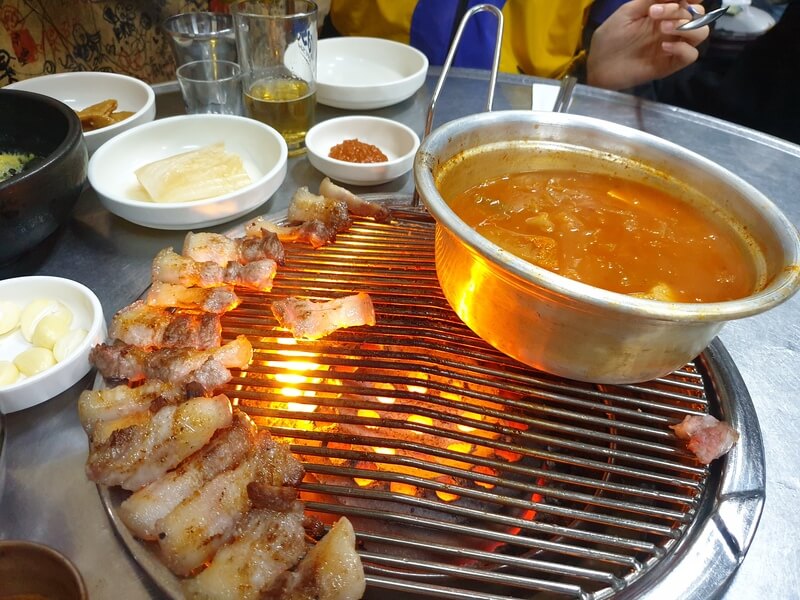  저팔계깡통연탄구이_제주도 함덕 맛집_도민들의 로컬 흑돼지 맛집