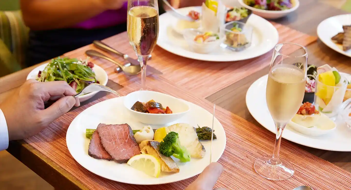 GARDEN DINING
