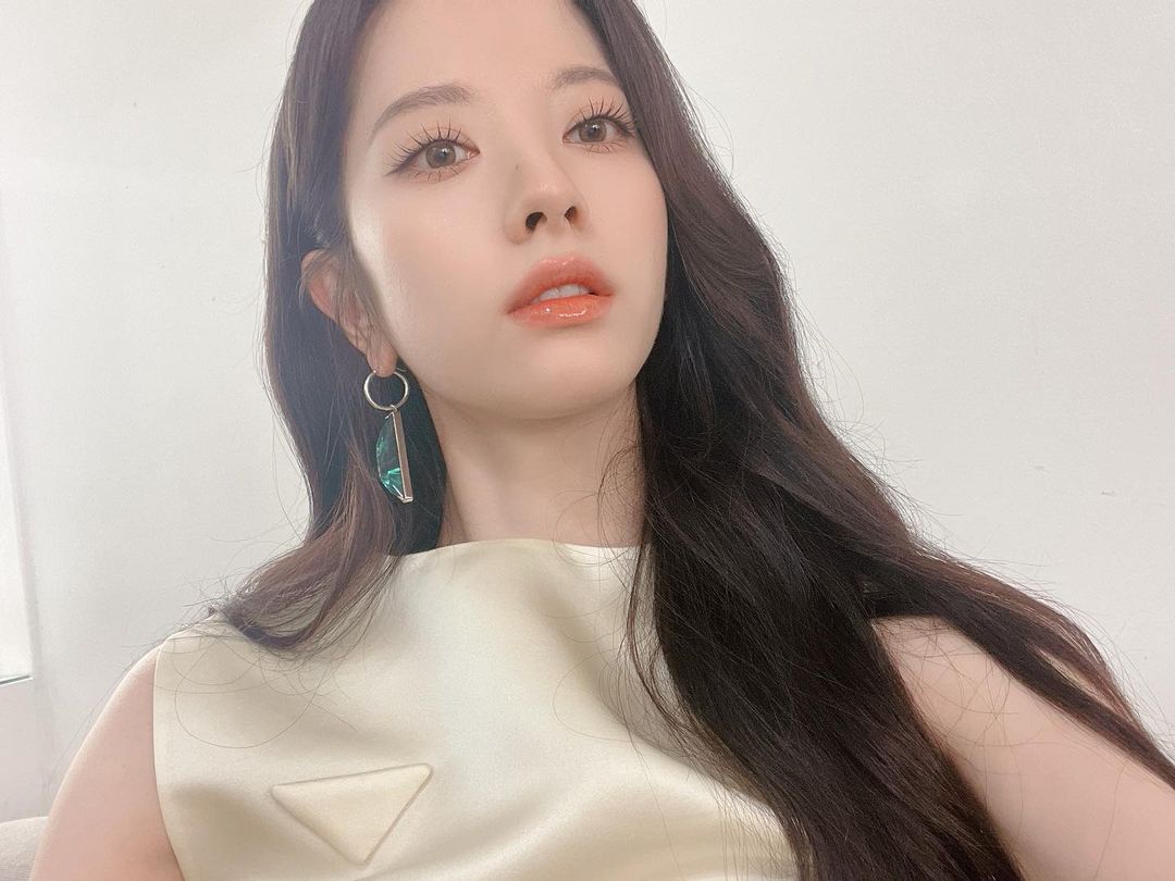  우주소녀 보나 프라다 심볼백 인스타그램 사진