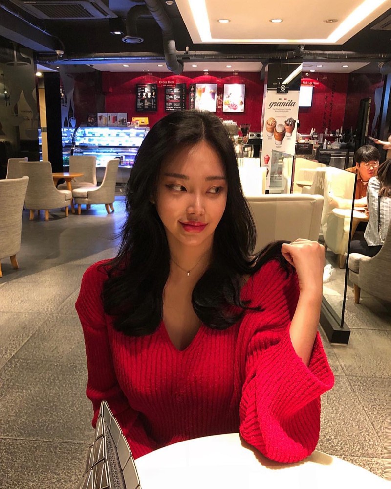  이국적 미모의 병원 상담 실장 임민화