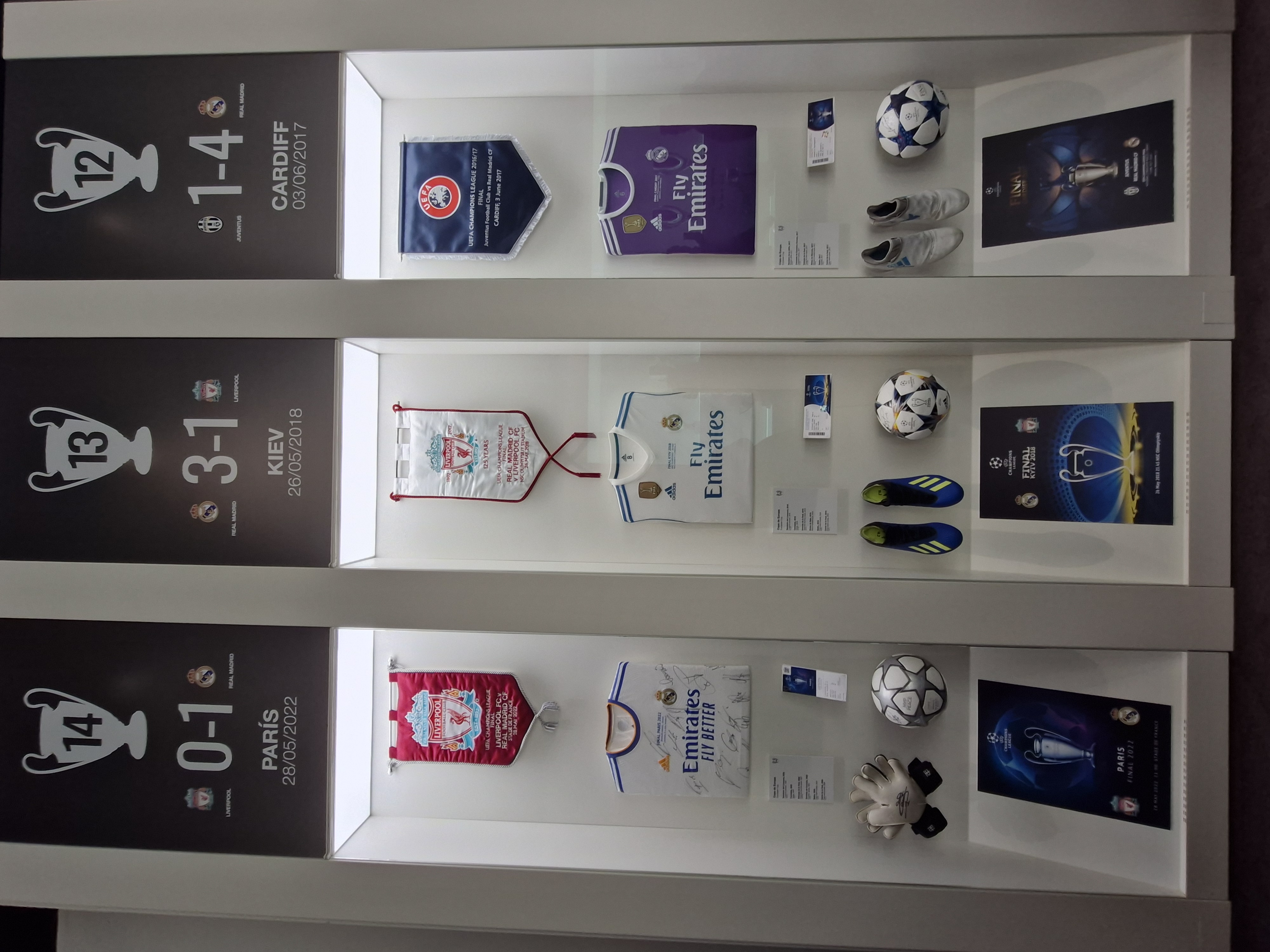 2017, 2018 그리고 2022년 결승때 레알 선수들이 입었던 유니폼, 축구화 축구공 모습
