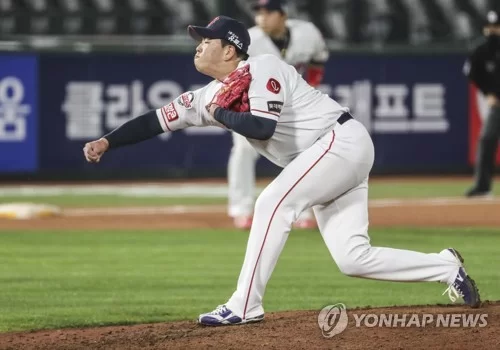  "신체사진 보내라" 롯데 서준원, 미성년 성범죄 혐의 기소