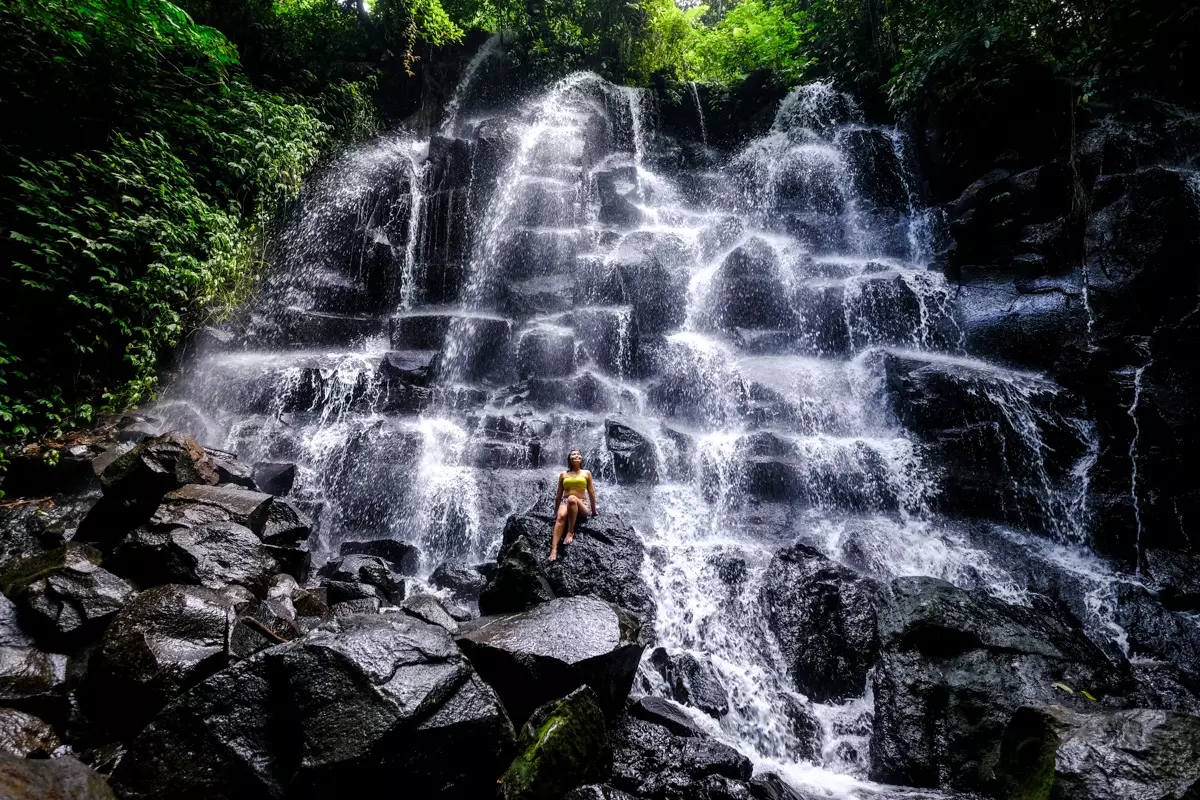 bali-kanto-lampo-waterfall