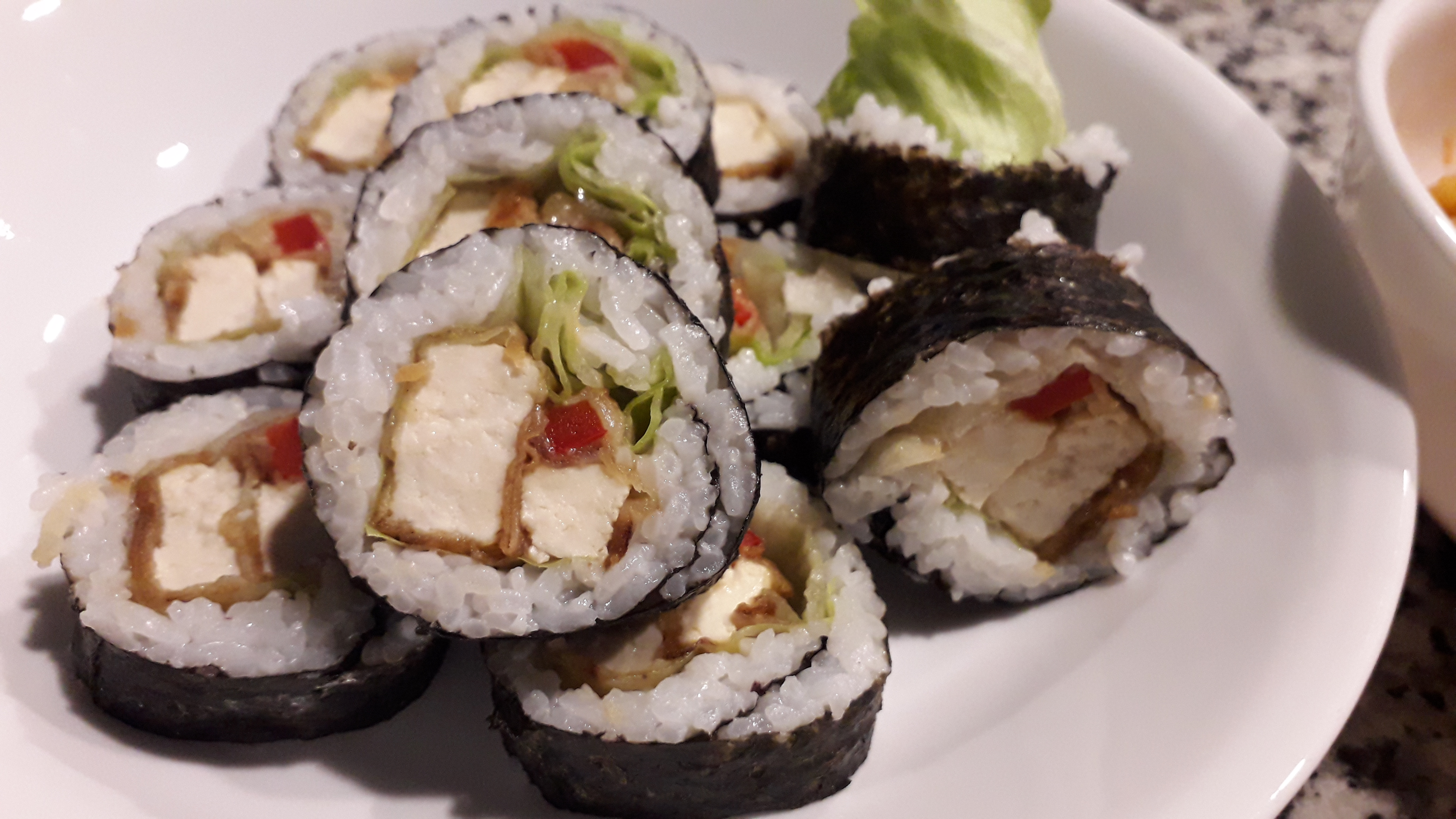  튀긴 두부 김밥, 단짠 그 중독적인 맛