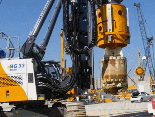 세계 최초&#39; 플러그인 전기 드릴링 장비 개발...HS2 프로젝트 시범 운영 중 VIDEO: A ‘world-first’ plug-in electric drilling rig is being piloted