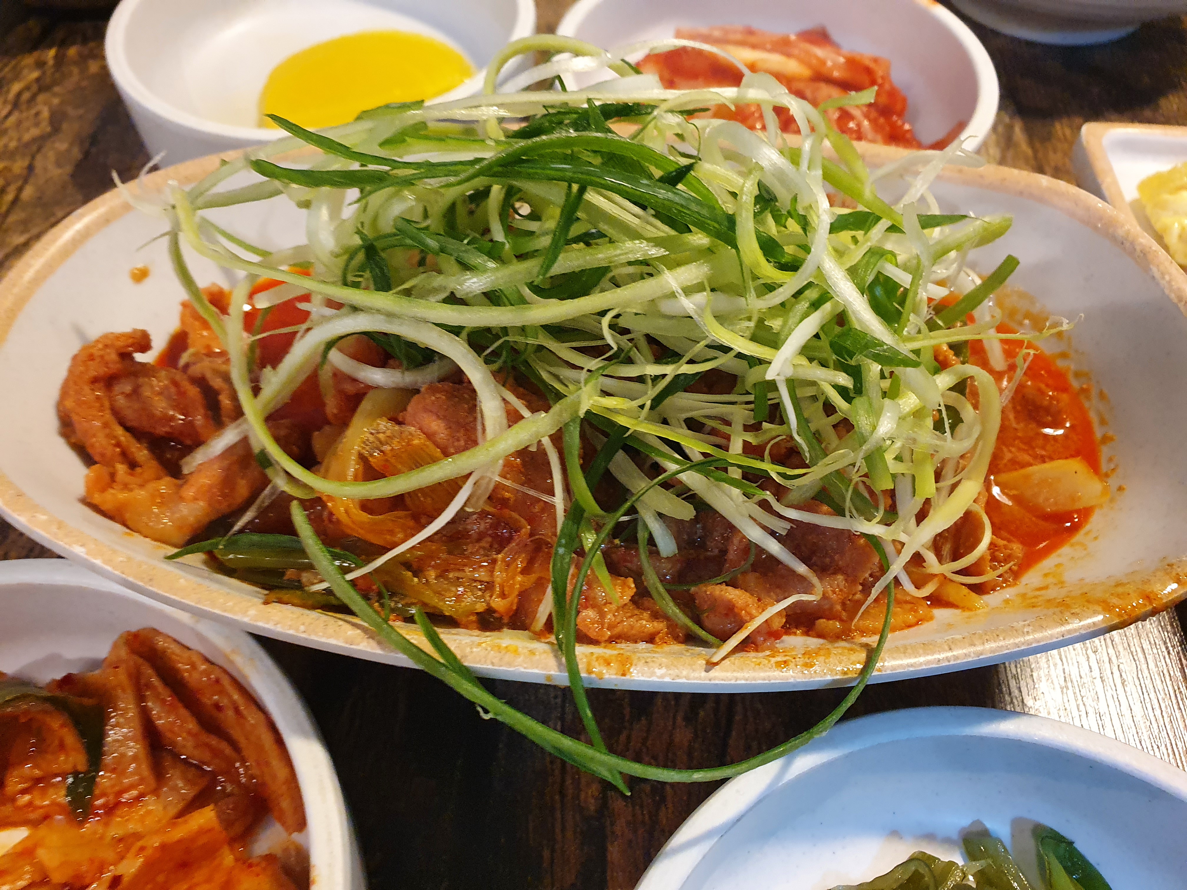 파가-올라가있는-제육볶음