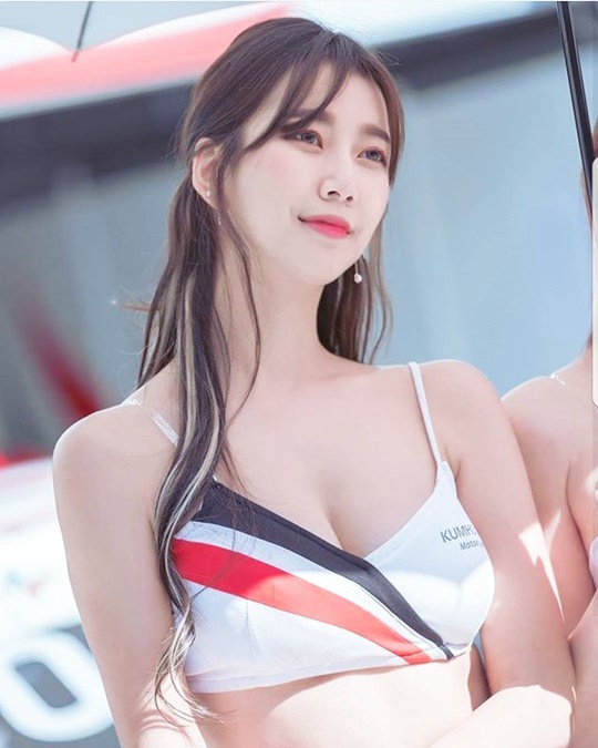  국내 최장신 레이싱모델 반지희