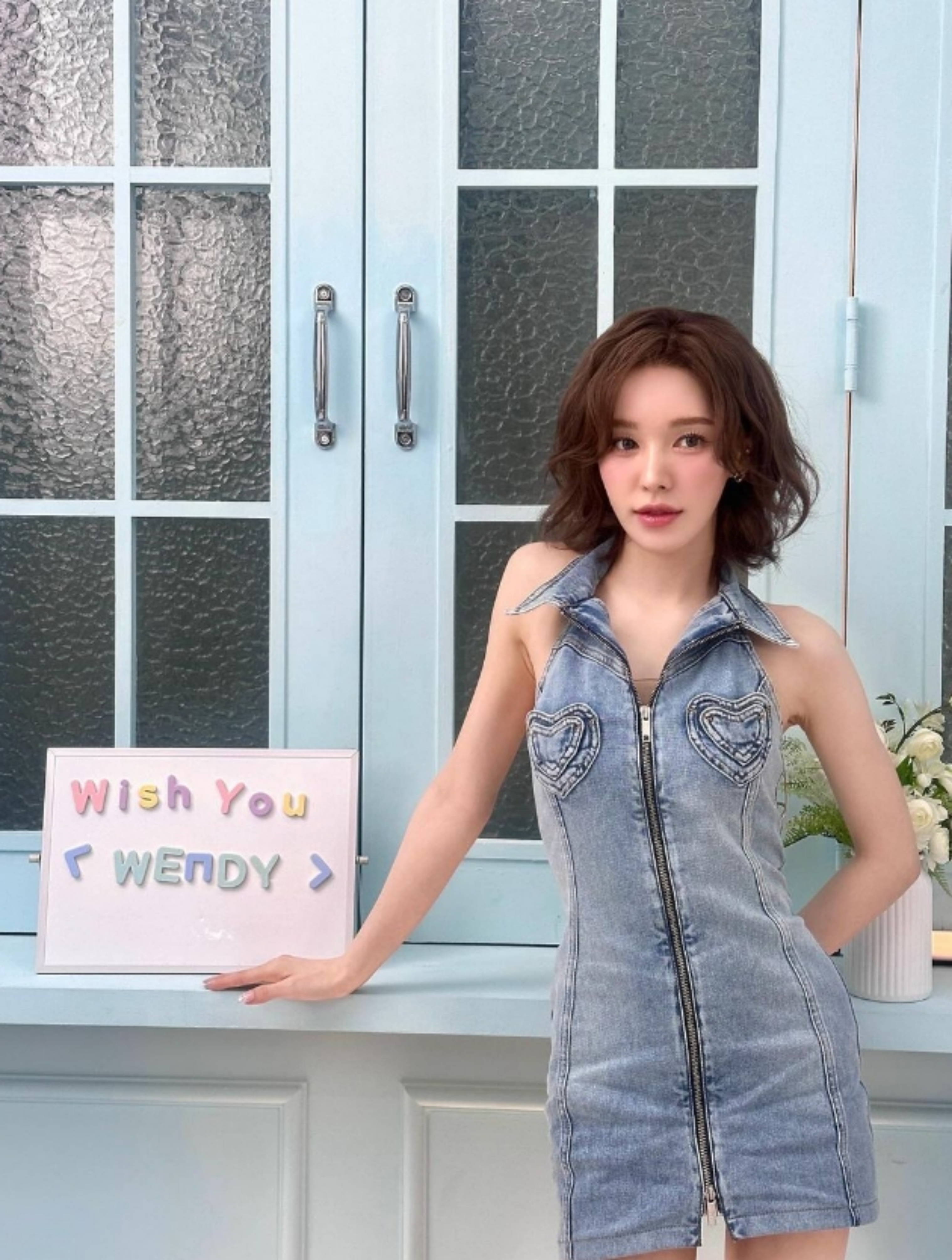  레드벨벳 웬디 청원피스 코디 봄맞이 과즙미 줄줄
