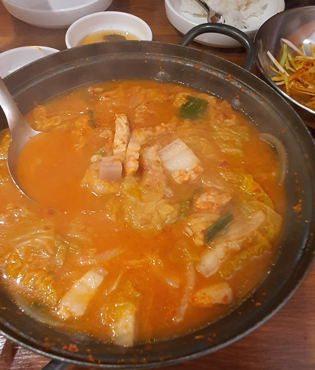 김치두루찌개