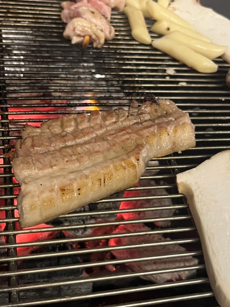 삼겹살 버섯이랑 구운 사진