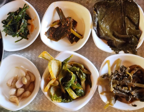 남겨서뭐하게 아산 시골밥상 밥주는 민박집