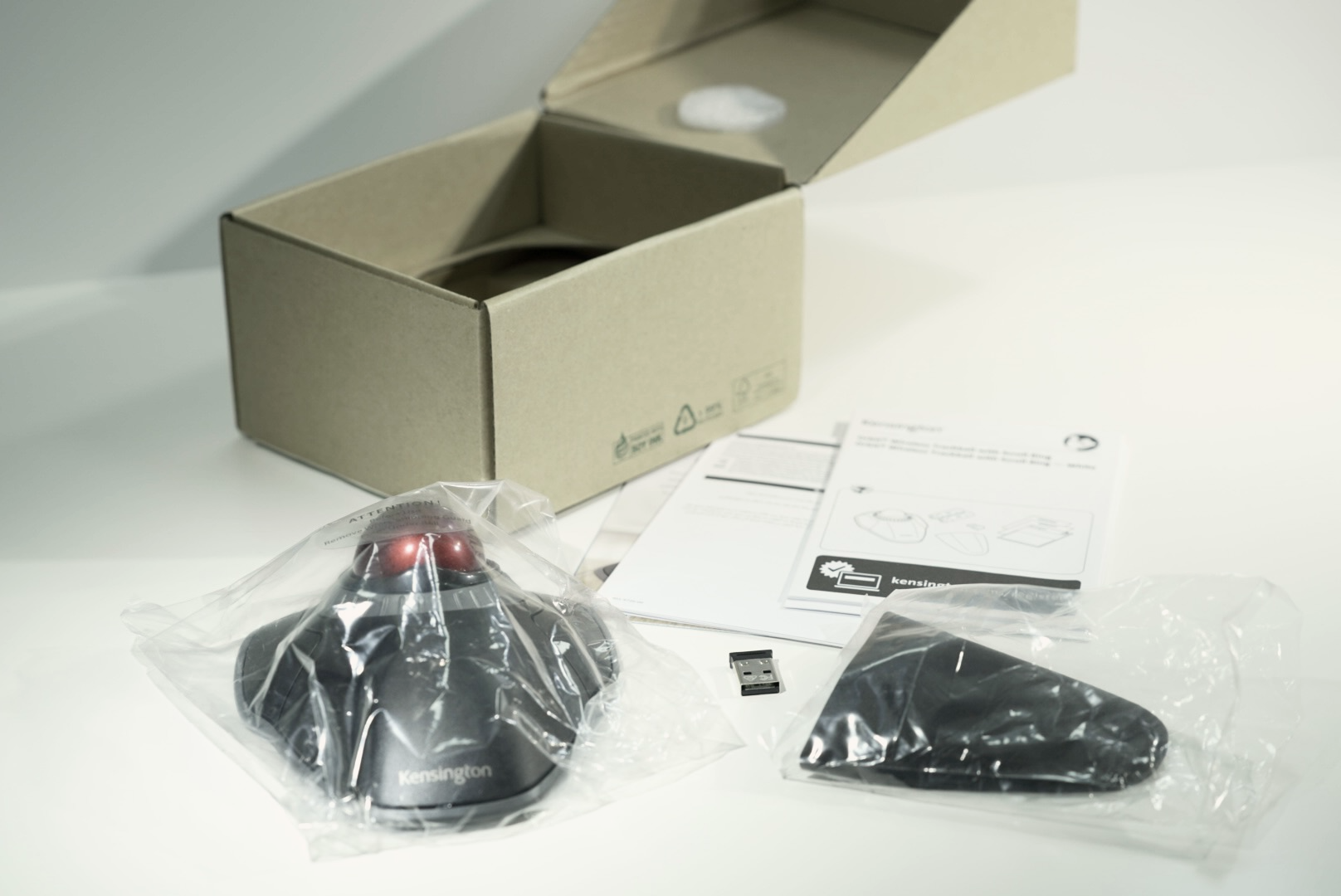 켄싱턴 오르빗 무선 트랙볼 마우스 박스개봉2