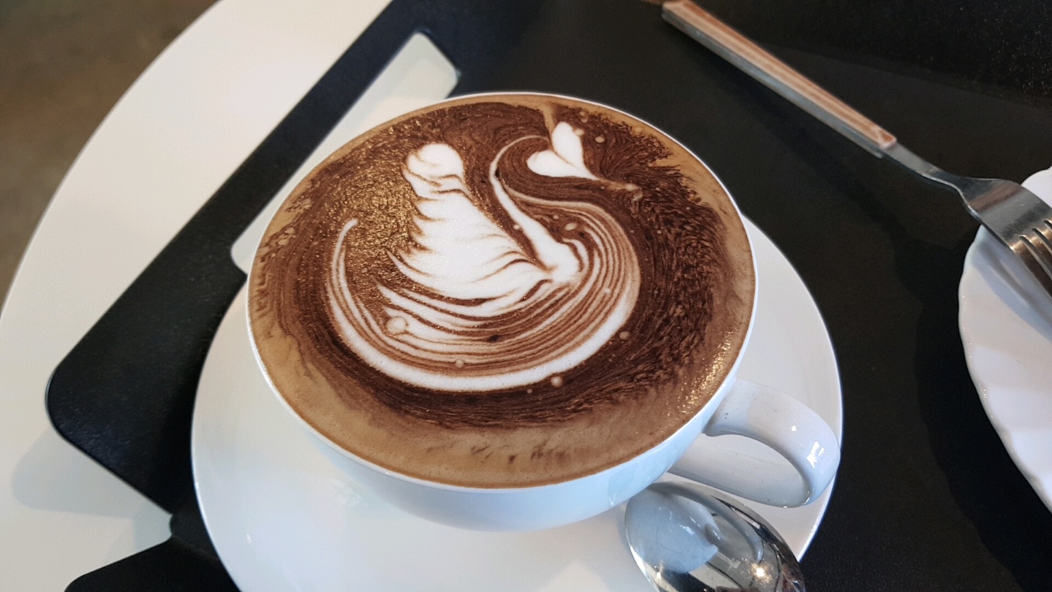 강릉 강문해변 분위기 좋은 카페 CHERO COFFEE & BOOK - 카페 모카