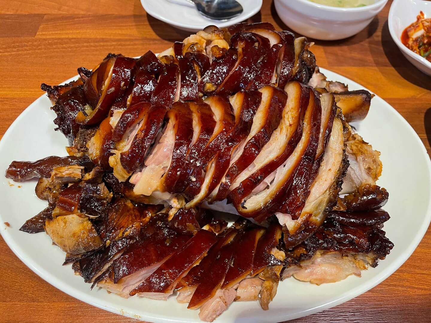 주왕족발의 족발 앞발 사진