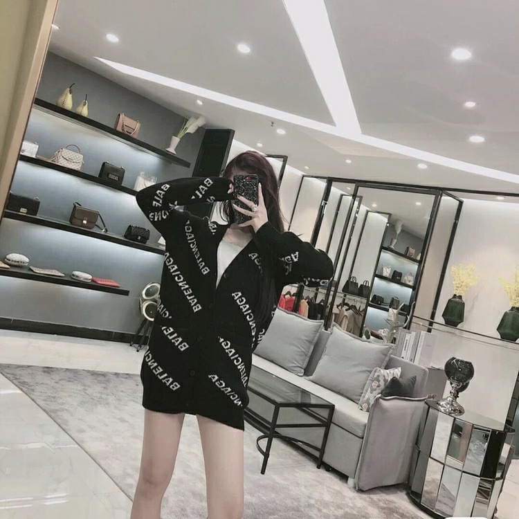  [BALENCIAGA] 발렌시아가 울 오버 로고 인타르시아 니트 스웨터 가디건