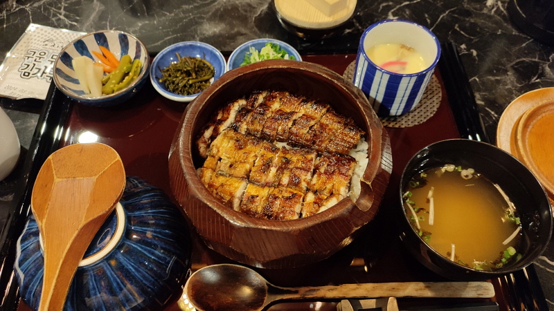  서초동에서 맛보는 일본식 장어덮밥 '우야'
