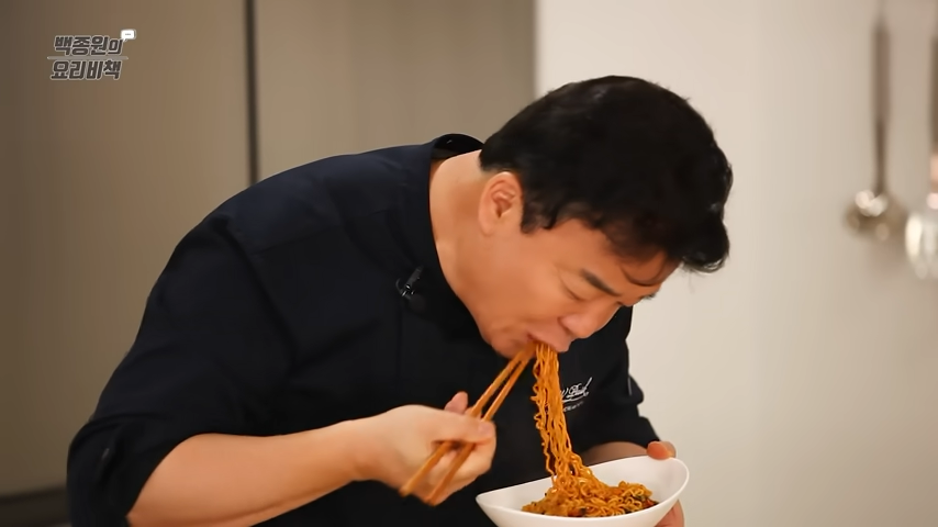 "손쉽게 만드는 초간단 1분 라볶이" 집에있는 재료로 아주 쉽게 만들 수 있는 초간단 방법 3 img