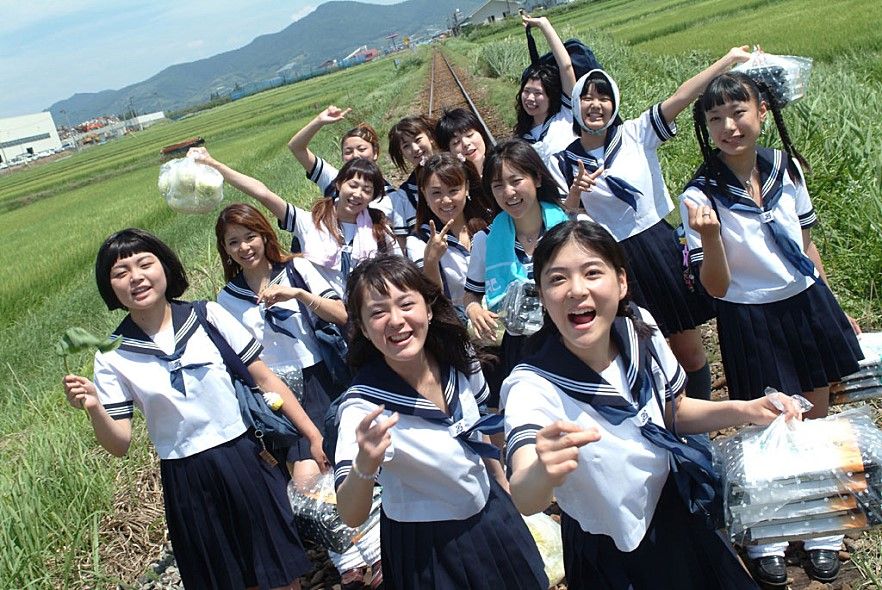  우에노 주리의 일본 감동 하이틴 영화 스윙걸즈 출연 배우들의 실제 라이브 재즈 연주 영상