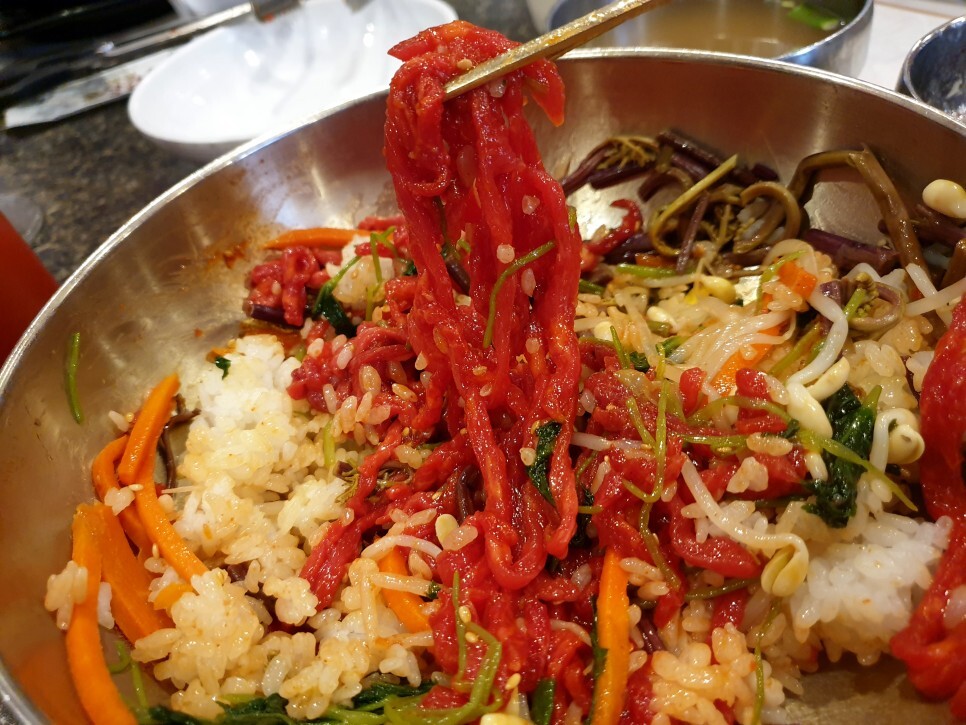 상주 맛집탐방 상주축협 명실상감한우 점심특선 상감한우탕, 육회비빔밥 후기 - 육회비빔밥(₩ 11,000) 상주 맛집탐방 상주축협 명실상감한우 점심특선 상감한우탕, 육회비빔밥 후기 - 육회비빔밥(₩ 11,000)