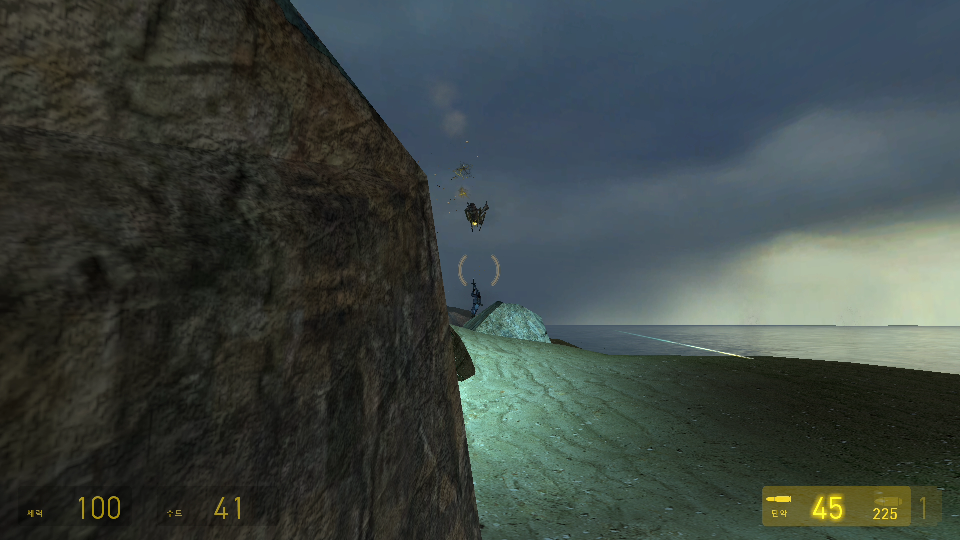 Half-Life 2, 챕터8(모래 함정) : 페로포드를 이용해 콤바인 솔저에게 공격 명령을 내리는 모습