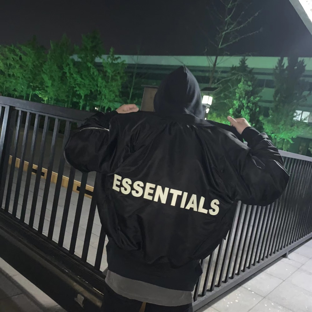  [FEAR OF GOD] 피어오브갓 에센셜 백 로고 봄버 자켓
